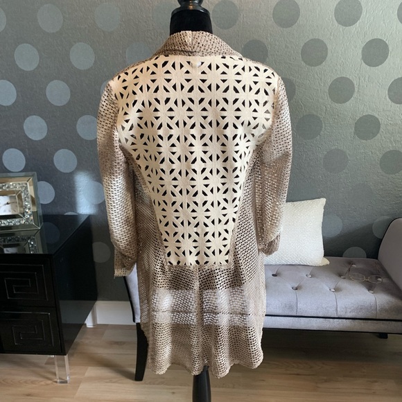 High/Low Topper - Picture 2 of 4